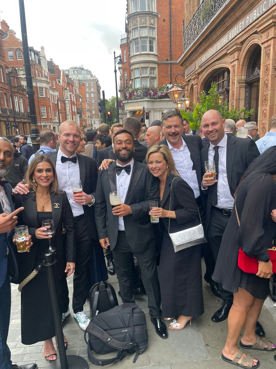 3R_RecSolutions's tweet image. What a night at the @RecruiterAwards last week! We had an incredible time celebrating with the best in the industry - congratulations to all the winners!
Our team had the pleasure of connecting with so many amazing finalists, industry experts, and our 3R partners.
#recruitment