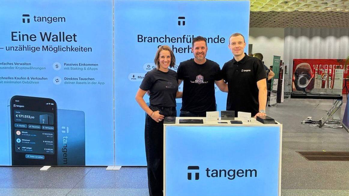 Börsentag Zürich 2025 🇨🇭

Big thanks to everyone for coming. We had a great time explaining our wallet's new features, and yes, there was plenty of Swiss chocolate. 🍫

Always special connecting with the community here at home.