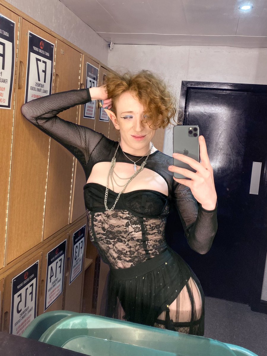 IT’S MY BIRTHDAY!! 🎉 

Who’s gonna celebrate with me 👀 I’m expecting lots of gifts and tributes so do what you do best and worship me 🩵

PayPal/Revolut are <a href="/AmyDiorXxx/">Amy Dior 🏳️‍⚧️</a> ~ send me something to give me the best day ever, you might get some sexy DMs in return 😈