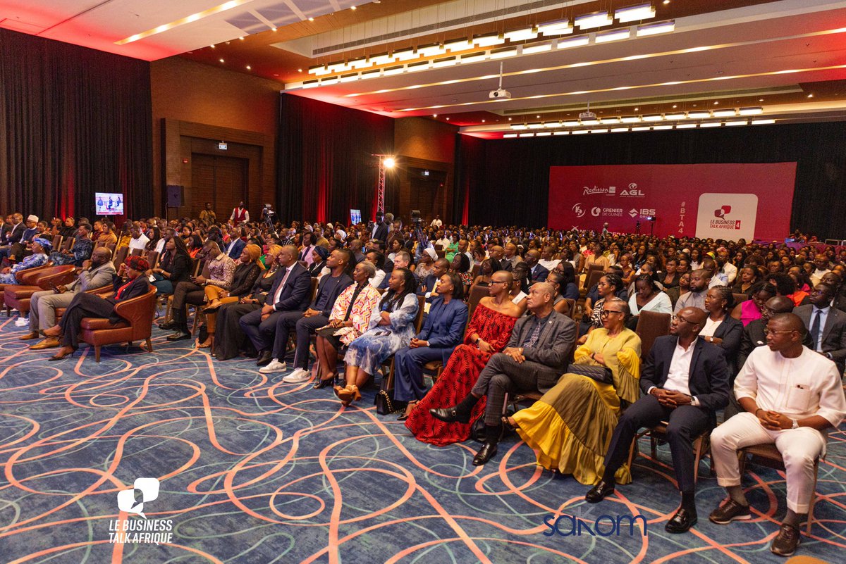 Un moment fort inspirant pour moi d'avoir participé au #BTA4 organisé par <a href="/sakom_gn/">SAKOM</a> comme speaker aux côtés du baobab <a href="/YoussouNdourSN/">YOUSSOU NDOUR</a>, de l'icône de la mode Maureen Ayite et la queen de la finance Tahirou Barry.
Une organisation parfaite
Un public de haut niveau
Kudos SAKOM