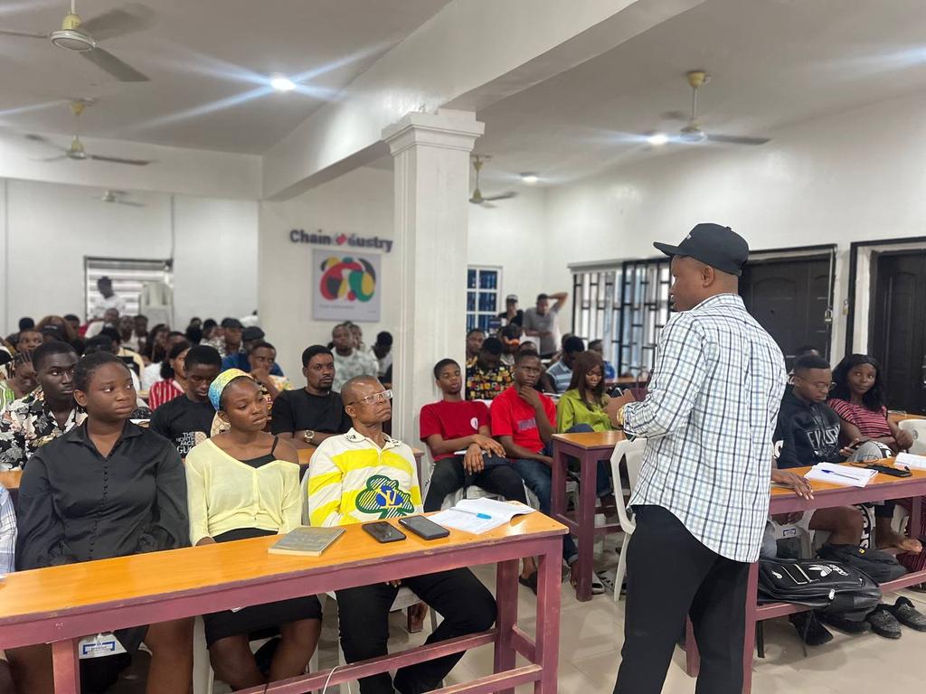ChaindustryACD's tweet image. ✍️ The power of words, amplified by the right visibility!

Our Blogging &amp;amp; SEO masterclass intro by Ini Edet, showed students how content + strategy = influence + income. 

Writing is no longer just a passion, it’s a skill that can pay.