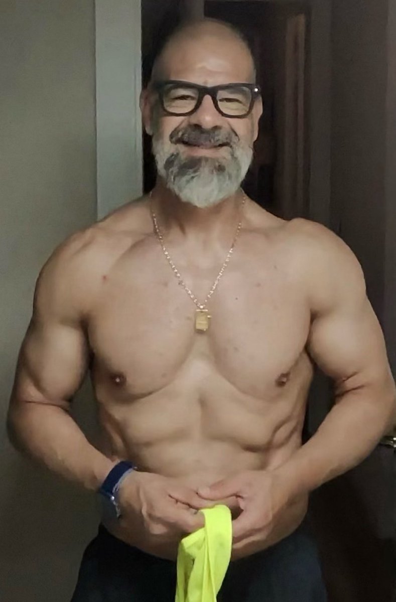 Trabajo, constancia y dedicación… pasar hambre a veces, dolor en ambos hombros, a veces sin ganas o tras con más ganas, pero eso no es lo que se ve, ni nadie aprecia, en fin
