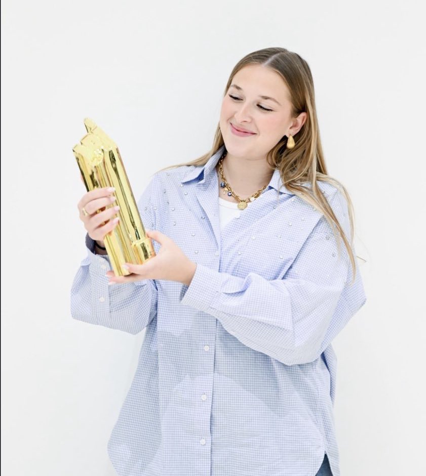 Helena est nommée dans la catégorie 
"Artiste Féminine Francophone" aux NRJ Music Awards 2025