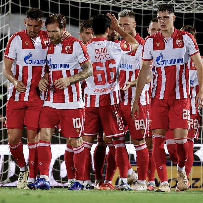 VozdovacLux's tweet photo. Fudbaleri Crvene zvezde su nagradjeni za pobedu u derbiju sa premijom u iznosu od 200.000 Evra 

Zajednickim dogovorom prvotimci su se odrekli ove premije i odlucili su da doniraju u humanitarne svrhe

Deci kojima su pare za lecenje najpotrebnije ce dobiti finansijsku inekciju u borbi za lecenje

Svaka cast na ovoj humanitosti 

#fkcz #UEL