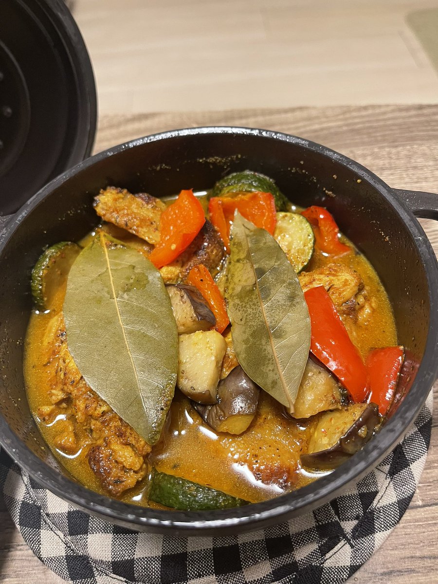 バーミキュラ☆22cm☆パールピンク☆レシピ本2冊付き バーミキュラ☆22cm☆