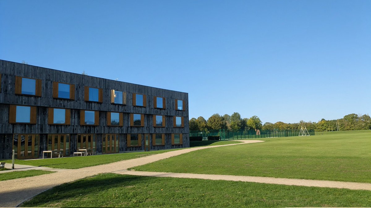 angelo_rules's tweet image. More from #AIChem25 #RSC