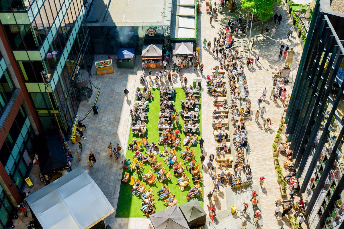 firststreetmcr's tweet photo. Autumn is here. We’re looking back on a MEGA programme of events at #firststreet Summer 2025.📍

Thanks to our partners, suppliers, occupiers &amp; local businesses and thanks to all of YOU for joining us! ☺️

#mcr #mcrevents #mcrfood https://t.co/ahHps4y6Oz