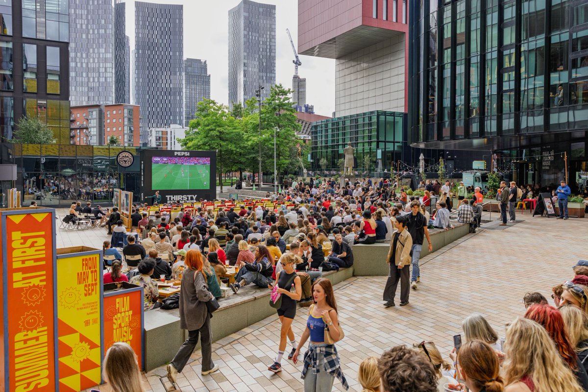 firststreetmcr's tweet photo. Autumn is here. We’re looking back on a MEGA programme of events at #firststreet Summer 2025.📍

Thanks to our partners, suppliers, occupiers &amp; local businesses and thanks to all of YOU for joining us! ☺️

#mcr #mcrevents #mcrfood https://t.co/ahHps4y6Oz