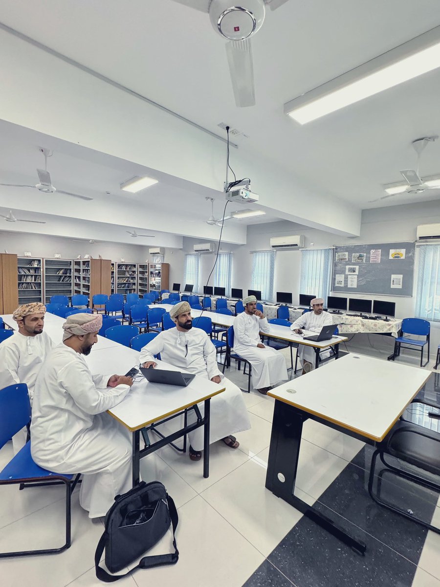 mousaschool's tweet photo. 📌 مشاركة الأستاذ خالد الكيومي، أخصائي مصادر التعلم، في برنامج تبادل الزيارات التربوية بمدرسة أبو طلحة الأنصاري؛ تعزيزًا لتبادل الخبرات وتحسين الممارسات التعليمية. 

 #تعلم_مستدام https://t.co/t53hY9VAPK