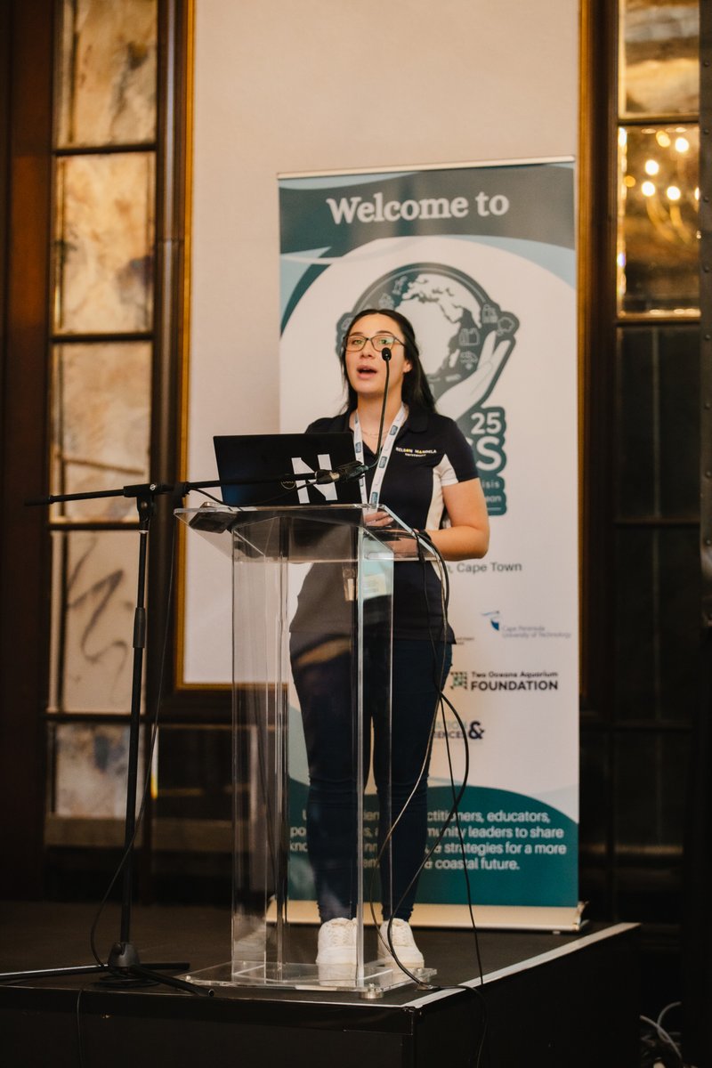 We are very proud of Minyonne for who received the award for best student oral at the Southern African Marine Science Symposium (SAMSS) 2025 😍