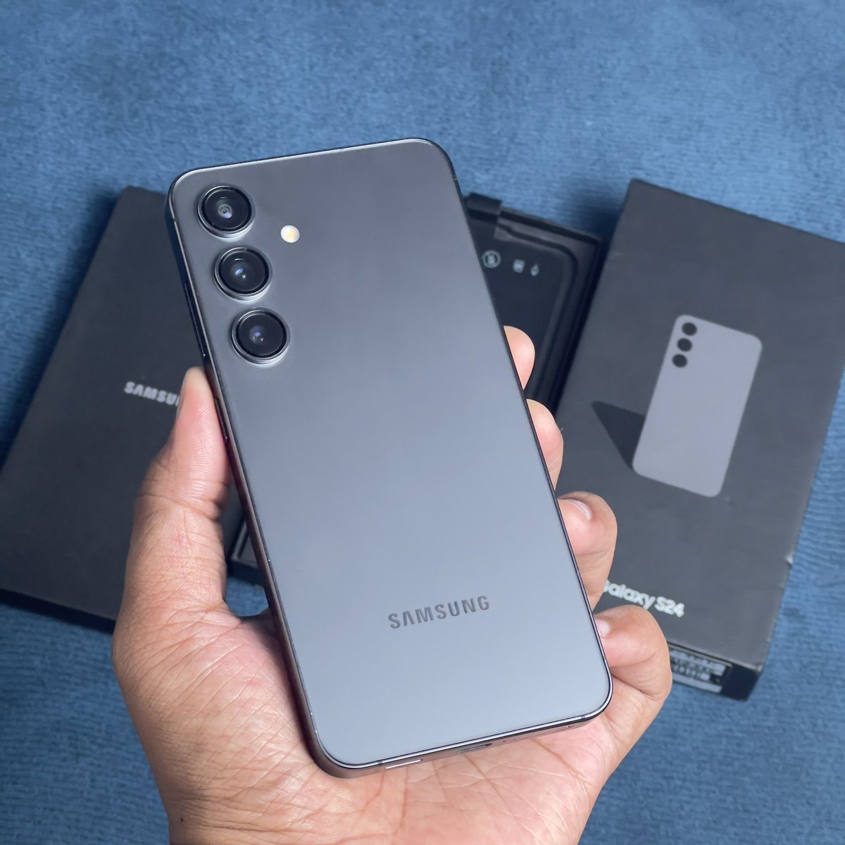 jodhafes's tweet image. Samsung S24 (basic)
Ram 8gb, Internal 256gb
Ex garansi Resmi SEIN
Fisik Mulus 99%
All fungsi normal
Kelengkapan fullset
Garansi personal

Harga 8.300.000
Lokasi Jogja / cod menyesuaikan

WA 0812-3331-2818
Atau inbox 
#wts #samsungsecond #hpsecond #jualhpsecond