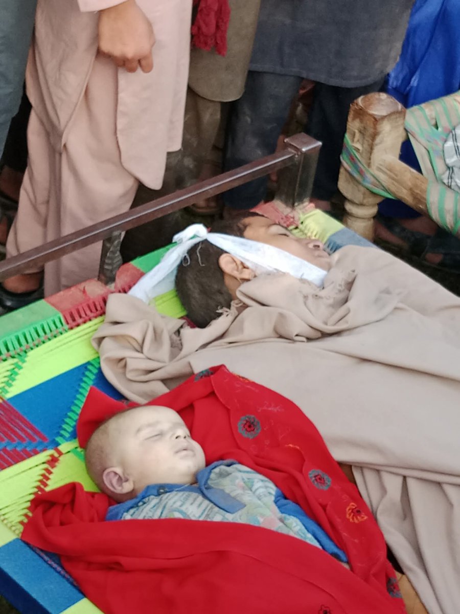 اے ننھے فرشتو

ہمیں معاف کرنا کہ تمہارے قتل میں صرف قابض مافیا کا جبر ہی نہیں ، ہماری بے بسی ، کمزوری اور بزدلی بھی شامل ہے۔ 

تمہیں تو ابھی کھیلنا تھا، ہنسنا تھا، دنیا کی خوبصورتی دیکھنی تھی۔ ایک تم میں سے اتنا چھوٹا کہ ابھی اس نے شاید دنیا کو ٹھیک سے پہچانا بھی نہیں تھا اور