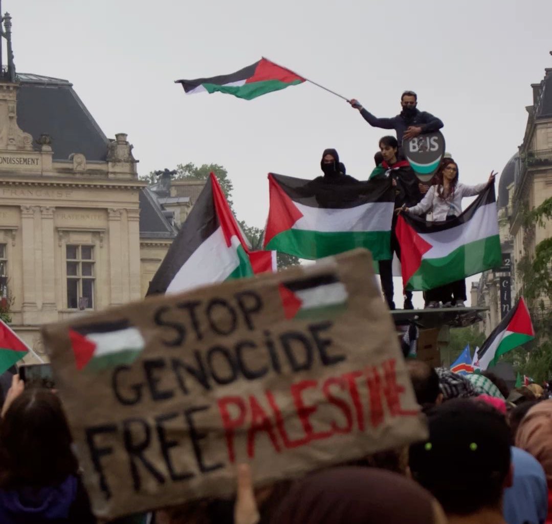 Oggi si deve parlare solo di questo. 
Oggi, ieri, domani si deve parlare solo di questo.

#scioperogenerale #BlocchiamoTutto #FreePalestine