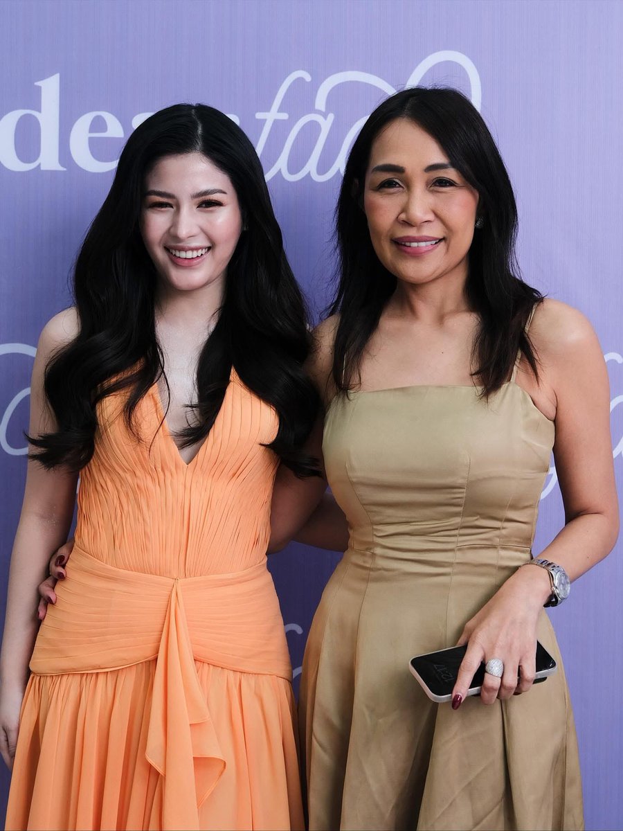 Making things official, present at the contract signing are Sparkle’s First Vice President Ms. Joy Marcelo, Assistant Vice President for Talent Sales, Branding, and Marketing Ms. Anne Puno-Ignacio, Senior Talent Manager Ms. Tracy Garcia, and the brand’s CEO Ms. Jonah Sison-Ramos.