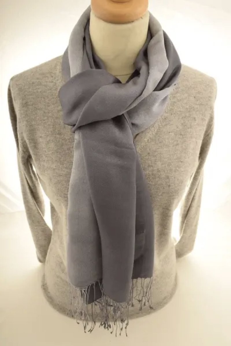 Conceptsource's tweet image. Wrap yourself in elegance with our Chiri Grey Silver Cashmere Scarf – soft, stylish, and perfect for every occasion.
Shop now: zurl.co/Fgu3R

#CashmereScarf #WinterStyle #ConceptsKart #LuxuryFashion #FashioningPeople