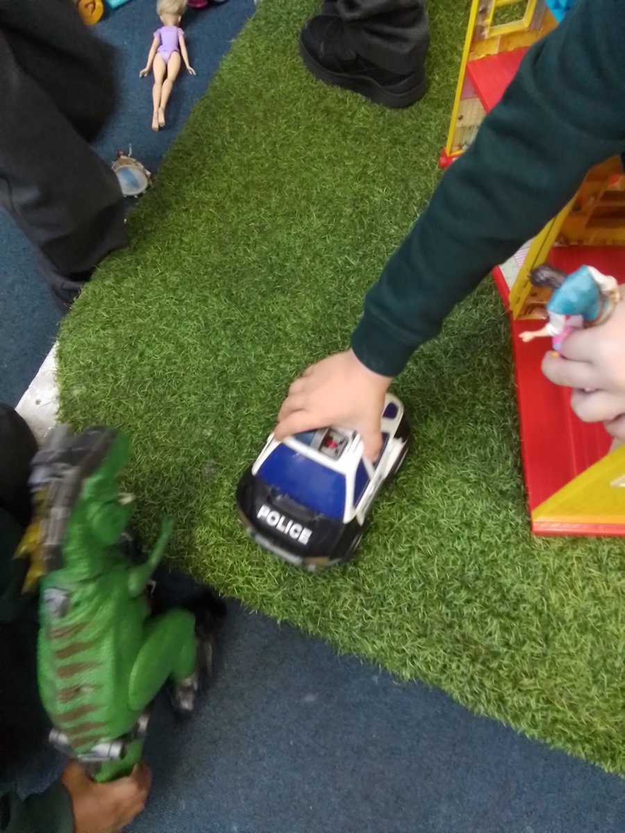 LFieldsClass's tweet image. Children in Puffin class have been very busy this morning playing with their friends and exploring activities in the classroom. We had lots of fun.