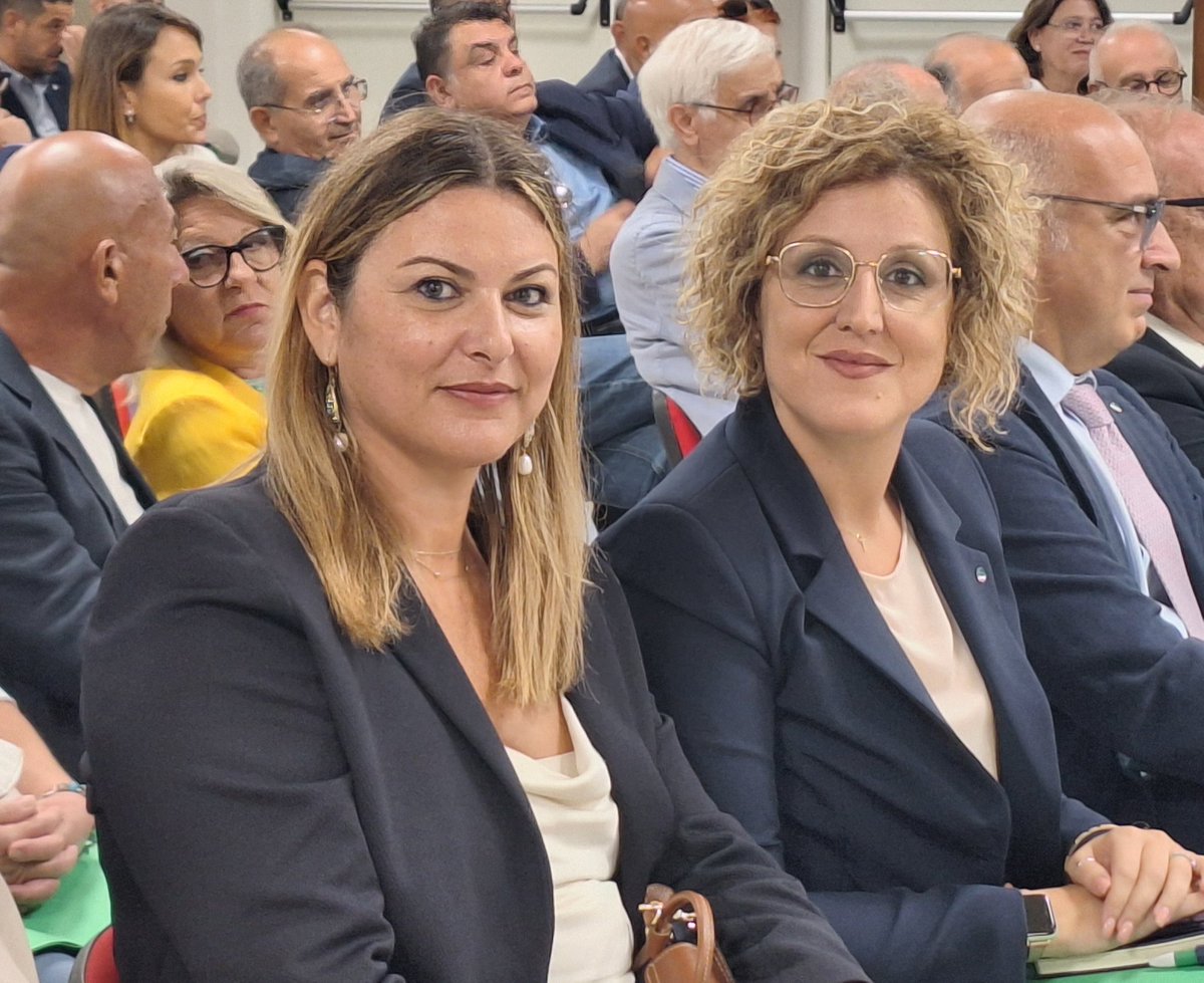 CislPaTp's tweet photo. All'amica @ChiaraBarbera eletta componente di segreteria @CislSicilia,  nel corso del consiglio generale alla presenza della segretaria generale Cisl nazionale Daniela Fumarola  e aperto dal segretario generale Cisl Sicilia Leonardo La Piana, auguri di buon lavoro https://t.co/0K6oLr5nr2