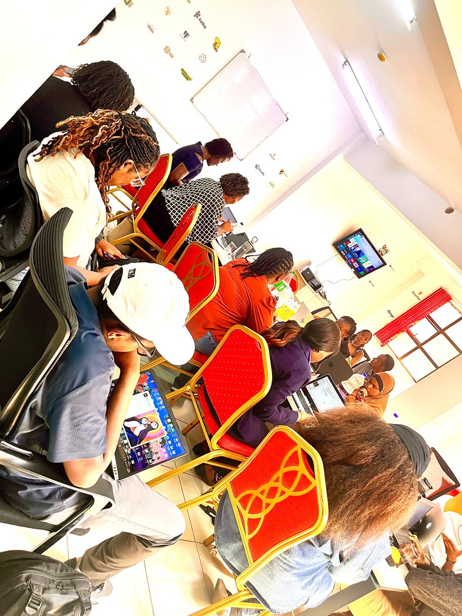 PredictiveLabKe's tweet image. An ongoing Training session on AI and Data Labeling at our office premises in Westlands; one of the many programs we run to equip learners with practical skills for today’s data-driven world. Explore our training programs and courses here: predictiveanalyticslab.ai/data-science-c…
#AI #Data