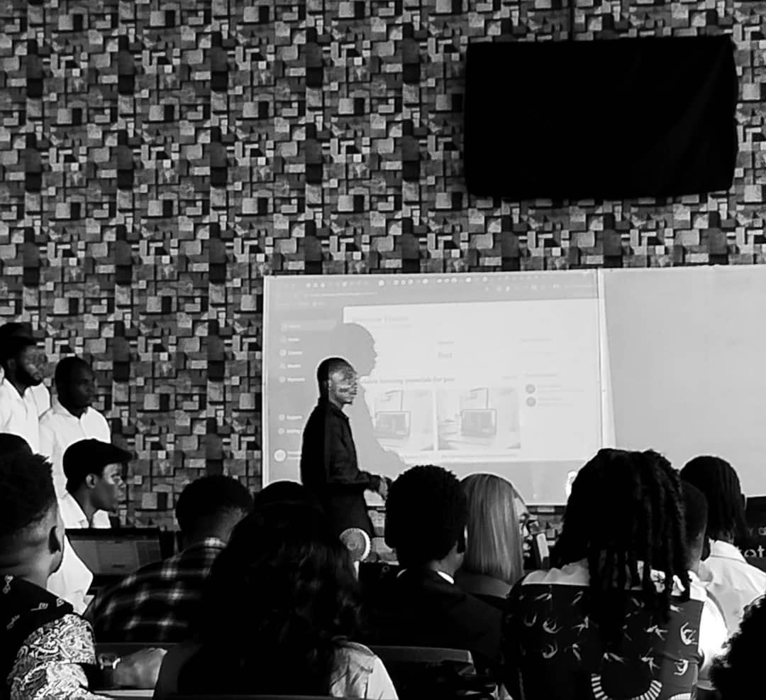 CEE_Academy's tweet photo. Happy New Week, fam! 🎉

 Keep learning
 Stay consistent
 Grow with the community

At CEE Academy, we rise together 

Here’s to a week full of progress and wins!

#HappyNewWeek #CEEAcademy #TechCommunity https://t.co/qaqdwZqwf5