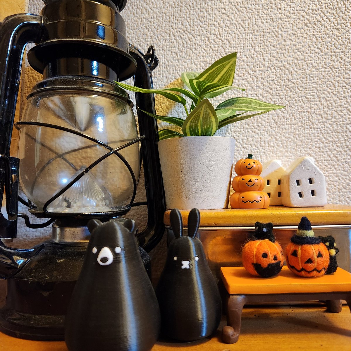 79_log's tweet photo. ツナグ工房さんの羊毛フェルトで、ハロウィン🎃🦇🕸
#ツナグ茶房
#ツナグ工房
#bakeLab
#就労継続支援
#カフェ
#就労支援 https://t.co/bmPjZV1TBd