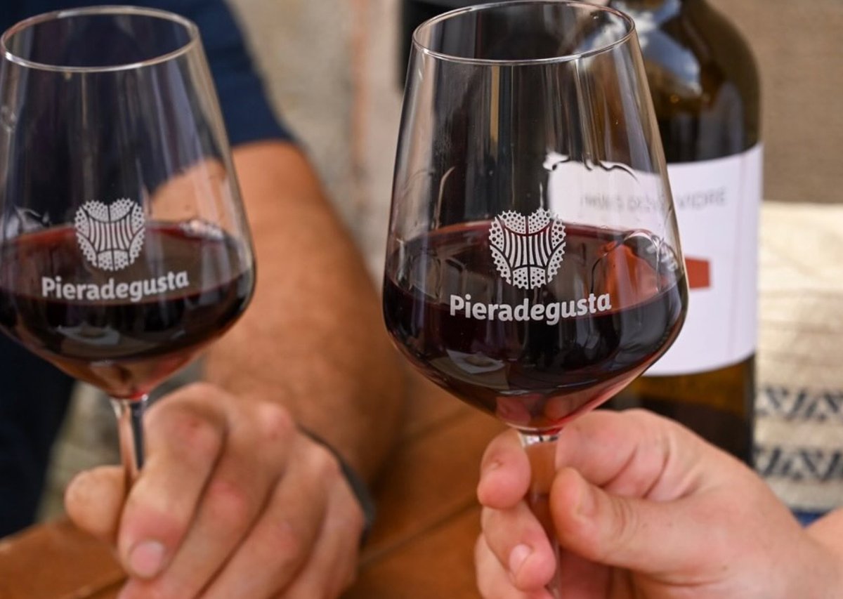 vadeFOODIES_igd's tweet photo. 🍷🍽️ Ha estat un cap de setmana intens, el del #PieraDegusta, ple de gastronomia i música!
🥂 Avui volem donar les gràcies a tots aquells que heu passat per la rambla gastronòmica i heu participat en les activitats... (continua 👇) https://t.co/ey1HE0rxJL