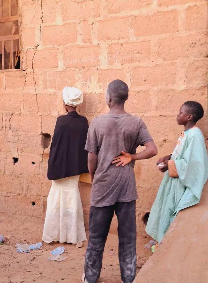 Ga Muguwar a Bakin Aiki Faa🤣🤣 Kwaila Jarabar Duniya Kaga wuyan Shegiya Kamar Alu.🥰😂🤣