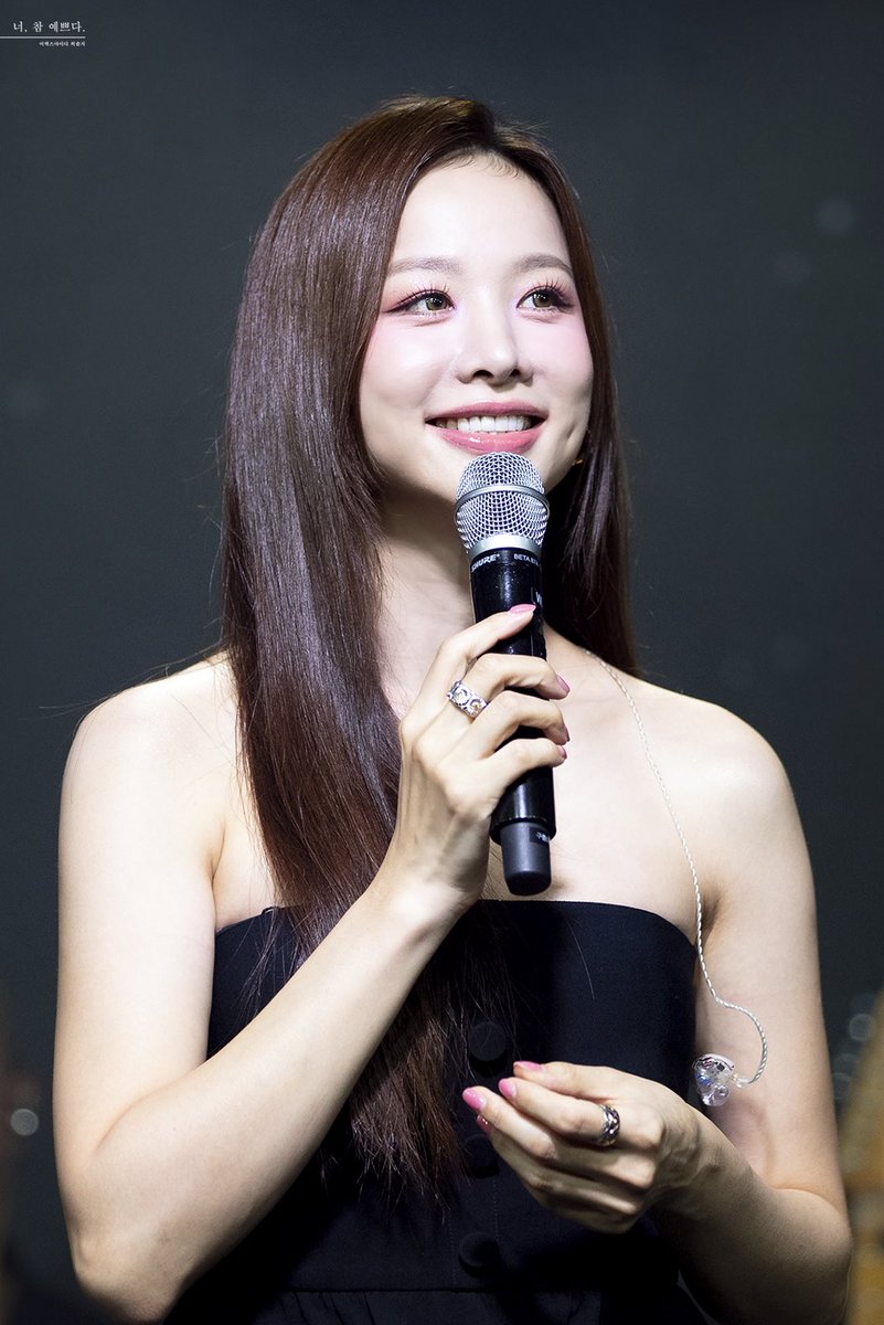 너, 참 예쁘다. tweet media