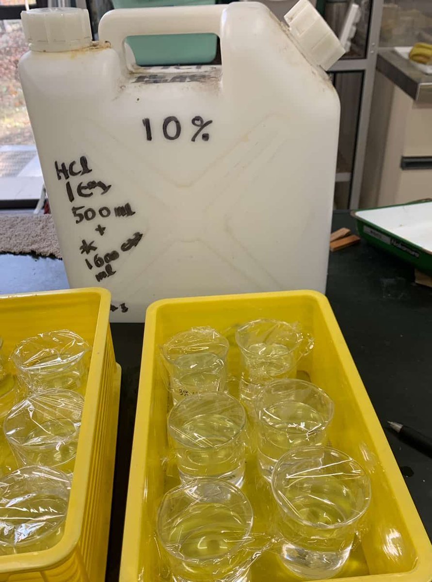 kuwako's tweet image. Handling strong acids and chemicals can be tricky. This guide makes it easy to master the basics of dilution for hydrochloric acid, sulfuric acid, ammonia, and copper chloride, ensuring safe and accurate lab preparation.
buff.ly/1BoWMho
#chemistry #labtech