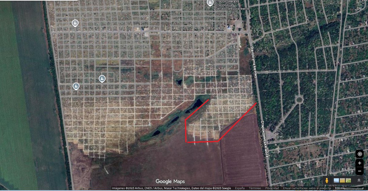 La actualización de GoogleMaps en el cementerio Stary Krim de Mariupol permite constatar el aumento de los enterramientos. Se trata de al menos 6 lineas de fosas de 200x50metros, es decir, unos 60.000m2, es decir, fácilmente 6.000 personas enterradas desde las últimas imágenes