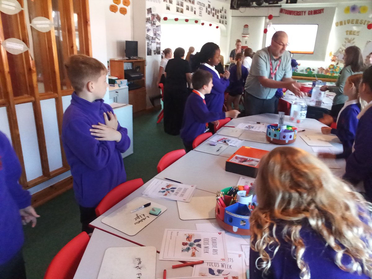 Sunflower's and Magnolia classes have had a great morning learning about the creative arts and practicing different art techniques