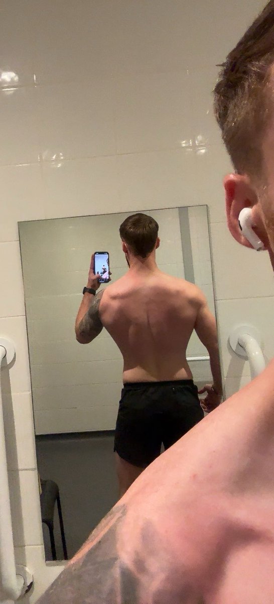 The back is backing 💪🏻🍰