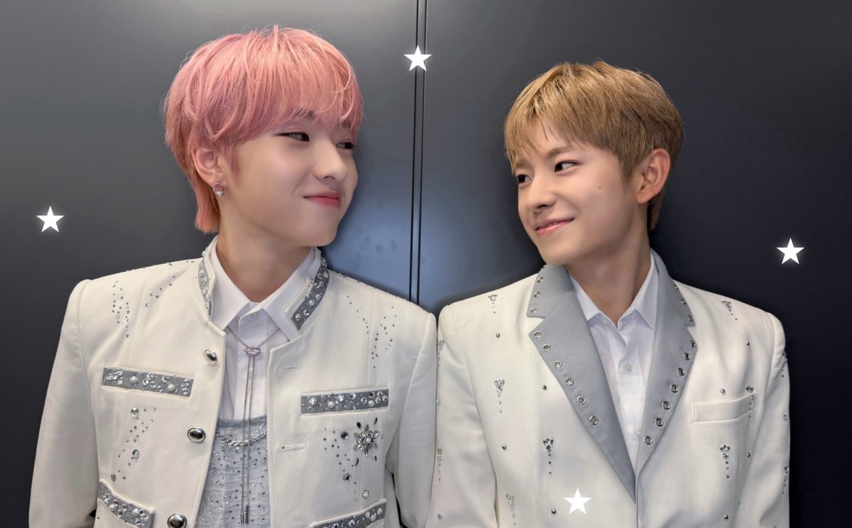 어느 순간부터 올려다보기 시 작