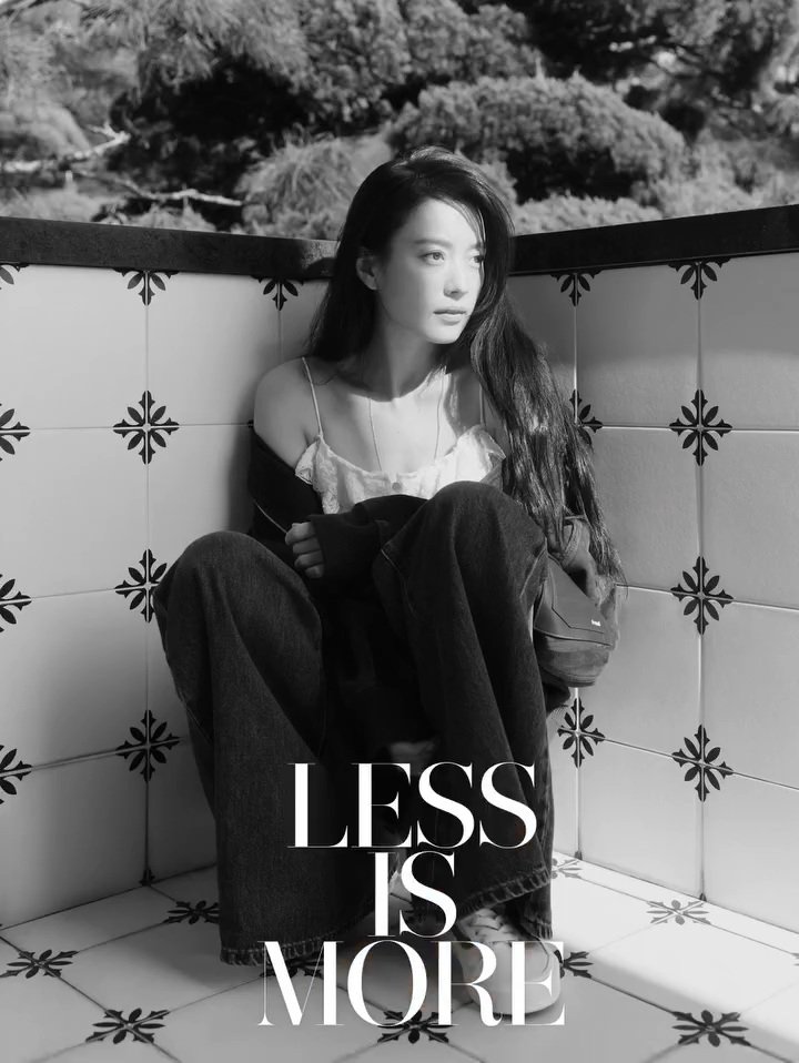 ハン・ヒョジュ直筆サイン入り特大写真…Han Hyo-joo…春のワルツ… ハン・ヒョジュ直筆サイン入り特大写真…Han Hyo-joo…春のワルツ