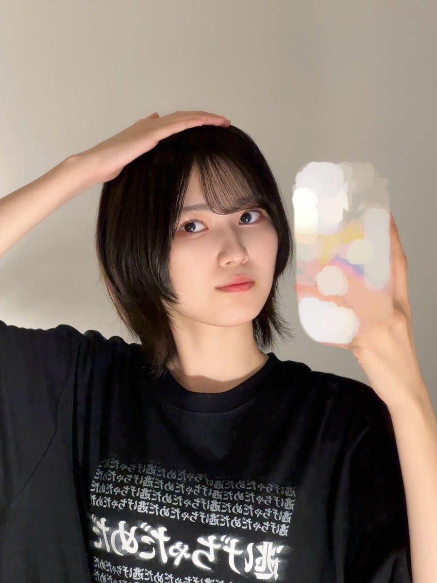 osaku_peanuts's tweet photo. 可愛いのに服がオタクなのめっちゃ好き https://t.co/S8mox6KPIE