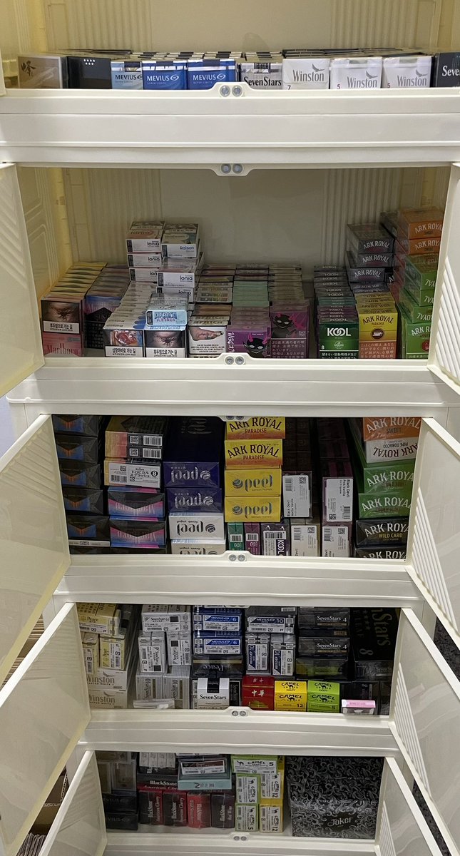 sang44690's tweet photo. 日本🇯🇵🚬韓國🇰🇷菸
各式不同的品項應有盡有❤️
可條可散，也可以混搭❗️
這麼好的地方哪裡找😂
#日本菸 #韓國菸 #萬寶路草莓 #草莓菸 #彈珠汽水 #企鵝菸 #冰淇淋 #涼菸 #Sevenstars #七星 #和平 https://t.co/707W07HY57