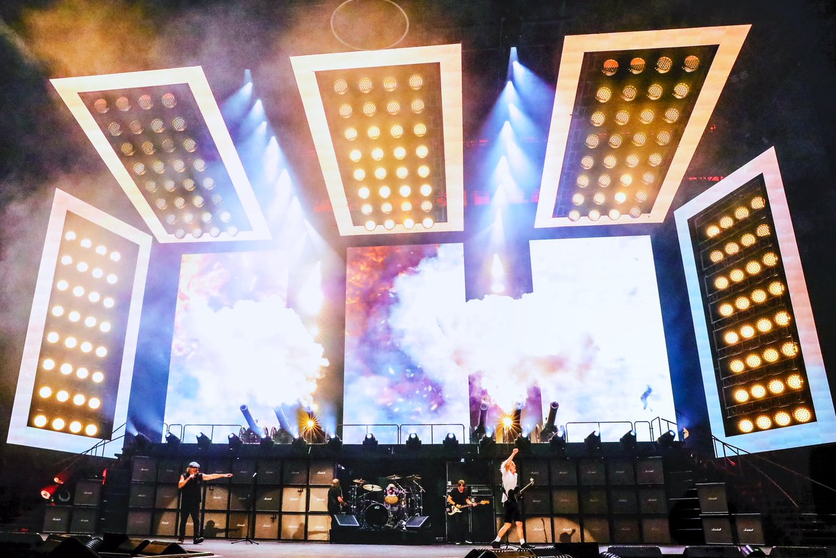 acdc's tweet image. #PowerUpTour 📷 @ChristieGoodwin