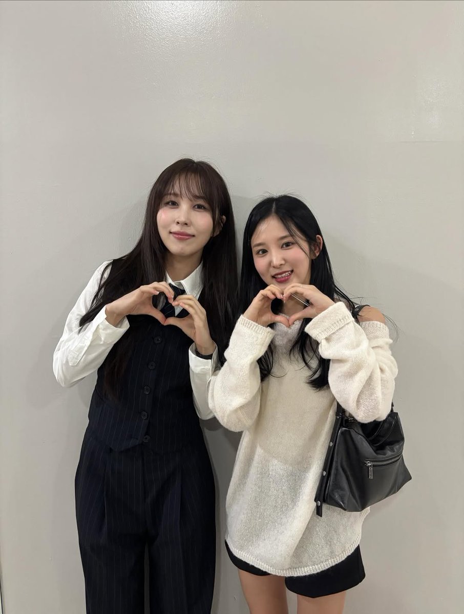 LSugardoll's tweet photo. #Songsun (@s.songday) is rooting for
1. '#JinahON CorporatioN': Senior Kwon Jin Ah is Love 💕 @kwonhodoo❤️
#트라이비 #TRI_BE #tribeDaloca #JinAh #KwonJinaH #JinahON_CorporatiON https://t.co/m5dqyy2unb