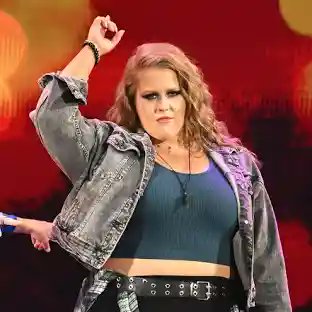 MondeDuCatch's tweet image. Selon @Fightful , Piper Niven est actuellement blessée, sans détails sur la gravité ou la durée de son absence. La star de la WWE, connue pour sa puissance, manquera les prochains shows. Nous lui souhaitons un prompt rétablissement !  #WWE #PiperNiven #FanDeCatch #WrestlingFan