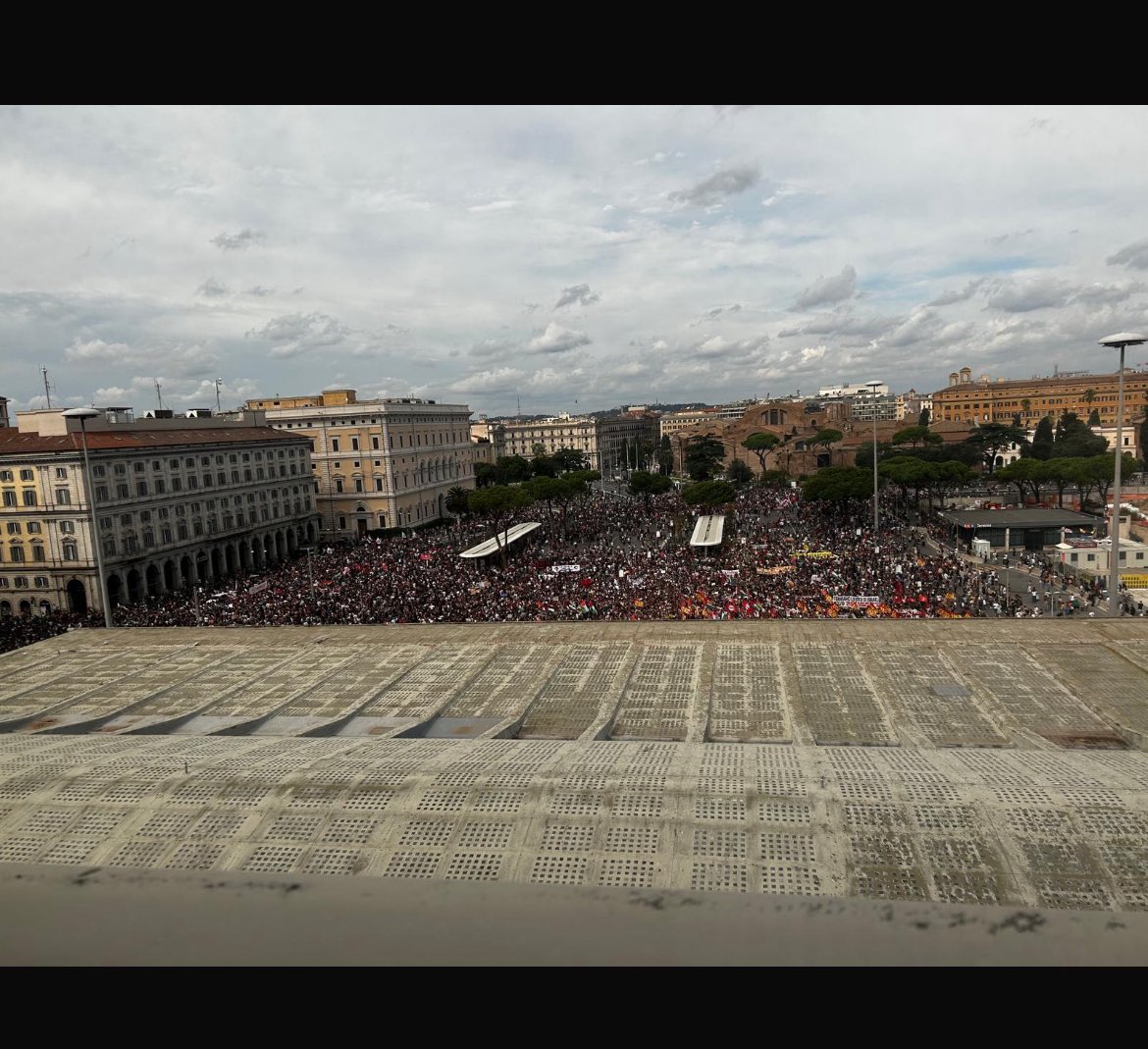 Compagn* ferroviere che non può aderire (P̶r̶e̶c̶e̶t̶t̶a̶t̶o̶) dice che siete e siamo molti o molto belli