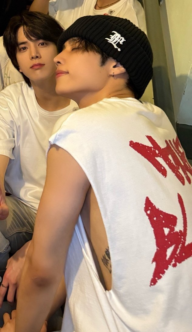 Kim SUNWOO?!?!?! Gua baru liat tattoonya dipamerin di akun officiaaaaal!!!!😫🤸🏻‍♀️🫠