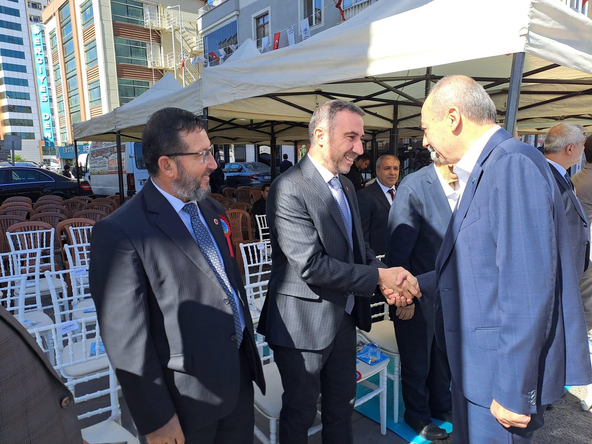 38. Ahilik Haftası Kutlamaları programına katıldık.
Tüm Esnaf ve Sanatkârlarımızın Ahilik Haftası’nı gönülden kutluyor, Ahilik prensiplerine bağlı nesillerin yetişmesine vesile olmasını diliyorum.