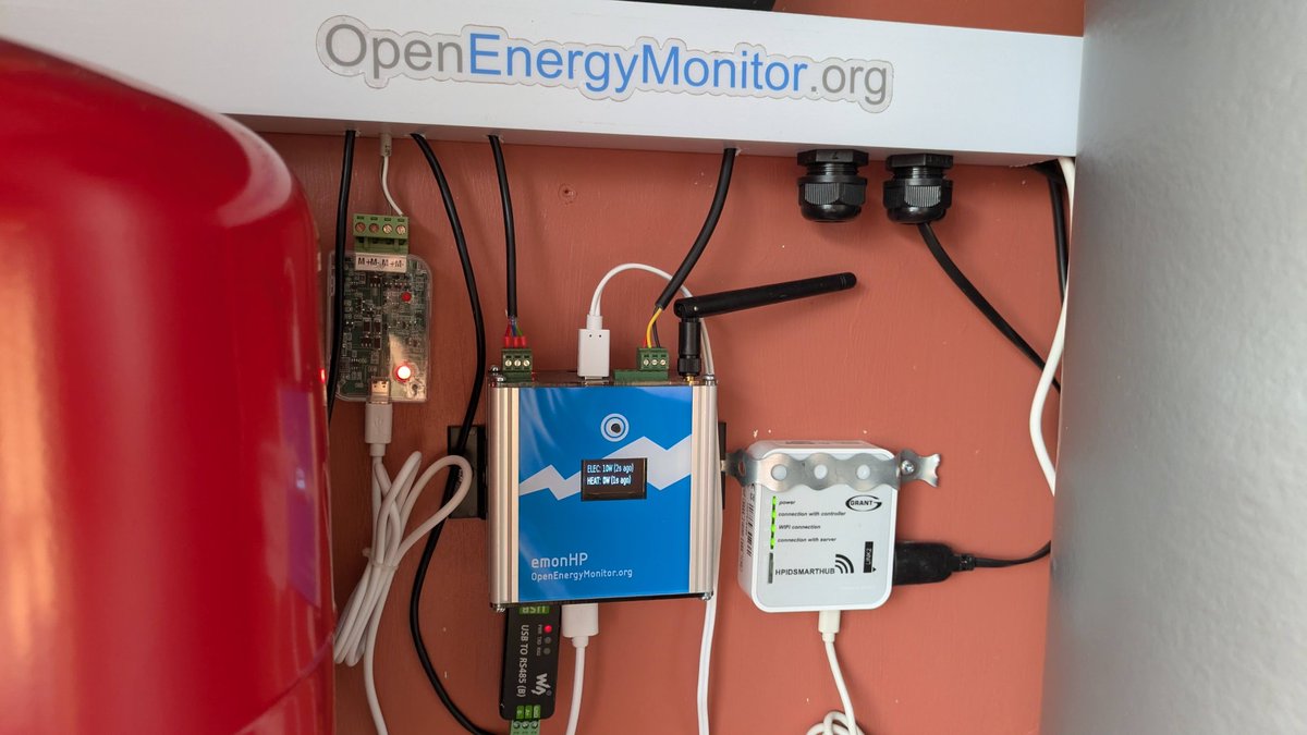 Coolest temperature so far this year last night, dropped down to 5.8C, my <a href="/myGrantUK/">Grant UK</a> Aerona 290 heat pump is working well, keeping the house toasty warm with a space heating COP of above 5, data from this sysytem is live on <a href="/Openenergymon/">OpenEnergyMonitor</a>  👏😀heatpumpmonitor.org/system/view?id…