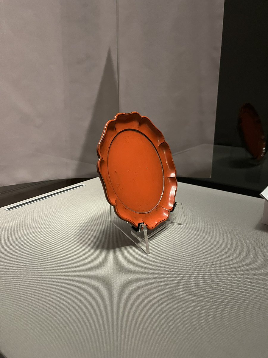 大阪市立美術館「根来展」。

朱の下から覗く黒がすきすぎるのでぜひリアルで見てほしい。