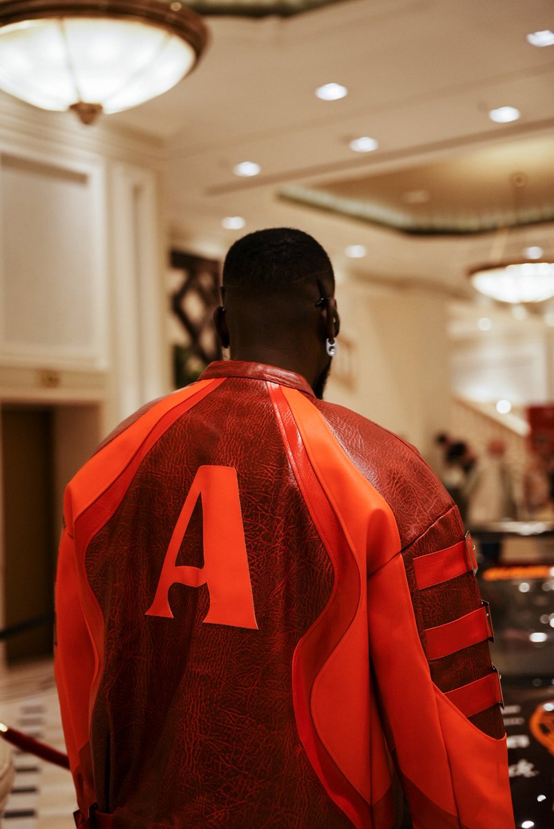 adekunleGOLD's tweet photo. Everything Custom. 
🦈 https://t.co/YwO7SKYDGK