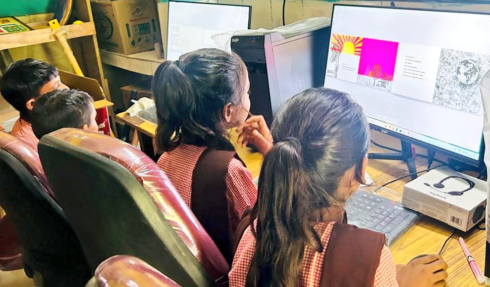 cdoamethi's tweet image. 🎓
जनपद अमेठी में डिजिटल शिक्षा को नई दिशा ✨
53 विद्यालयों में ICT लैब व 136 स्मार्ट क्लास से बच्चे सीख रहे डिजिटल कौशल, स्मार्ट बोर्ड व डिजिटल लाइब्रेरी से शिक्षा हुई और भी गुणवत्तापूर्ण। 📚💻
#DigitalEducation #SmartClass #Amethi