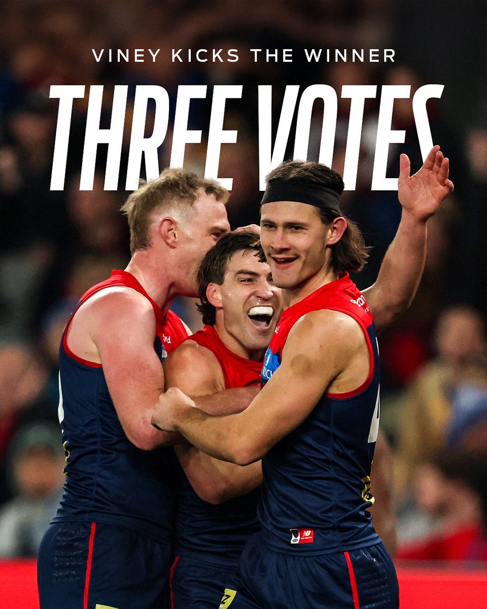 VINEY AFTER THE SIREN 🚨 Great memories of that time we beat the Saints and definitely nothing bad happened and we all went home happy 🙂😅

#BrownlowMedal