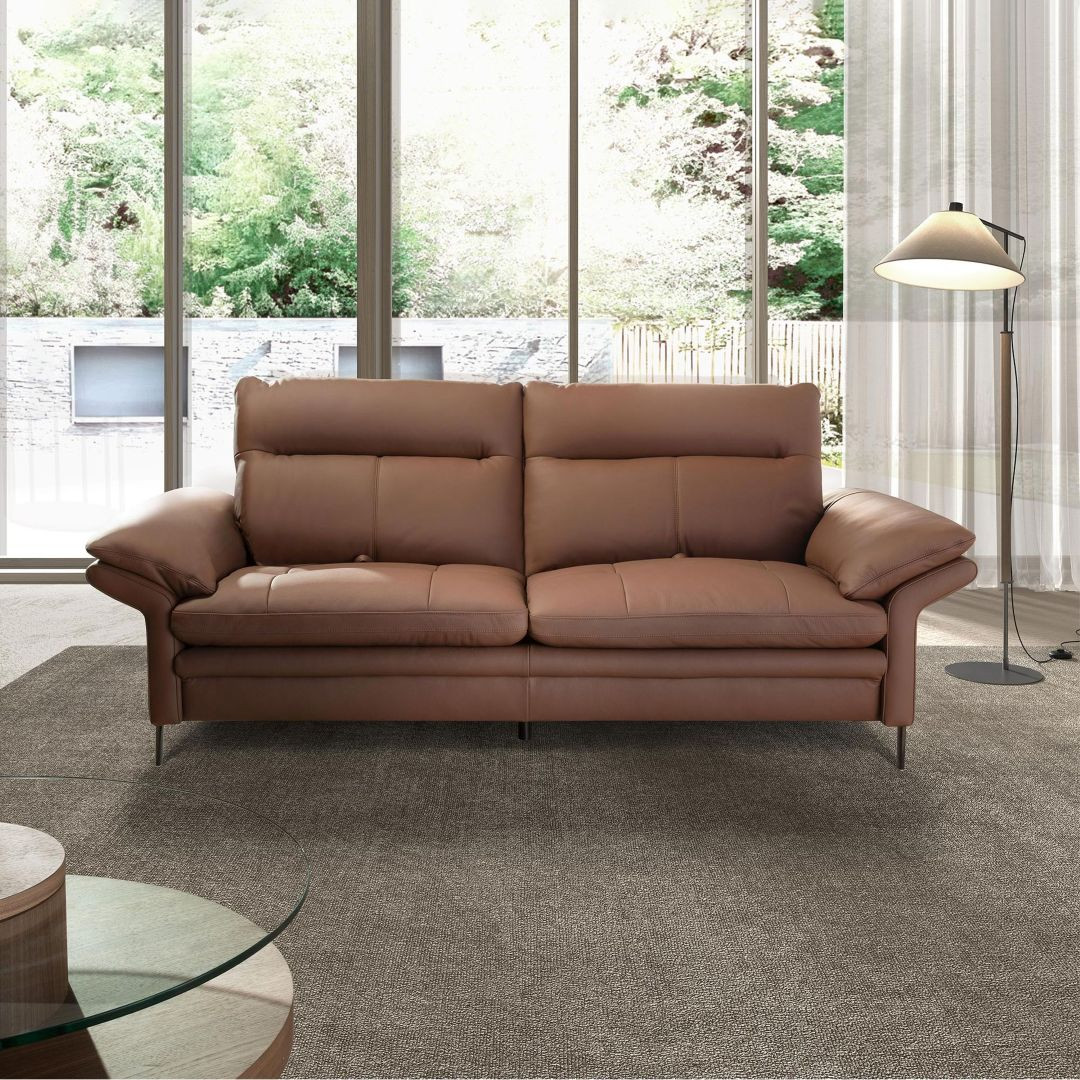 Intenseonline's tweet photo. Este sofá moderno combina conforto e estilo de forma perfeita, com um design intemporal, é a peça ideal para transformar a tua sala num espaço mais acolhedor e sofisticado.✨

Sofá / Sofa Hallon
https://t.co/DQMhrRIKAd

#sofa
#saladeestar
#fyp
#intensemobiliario https://t.co/EwlLboYY1Z