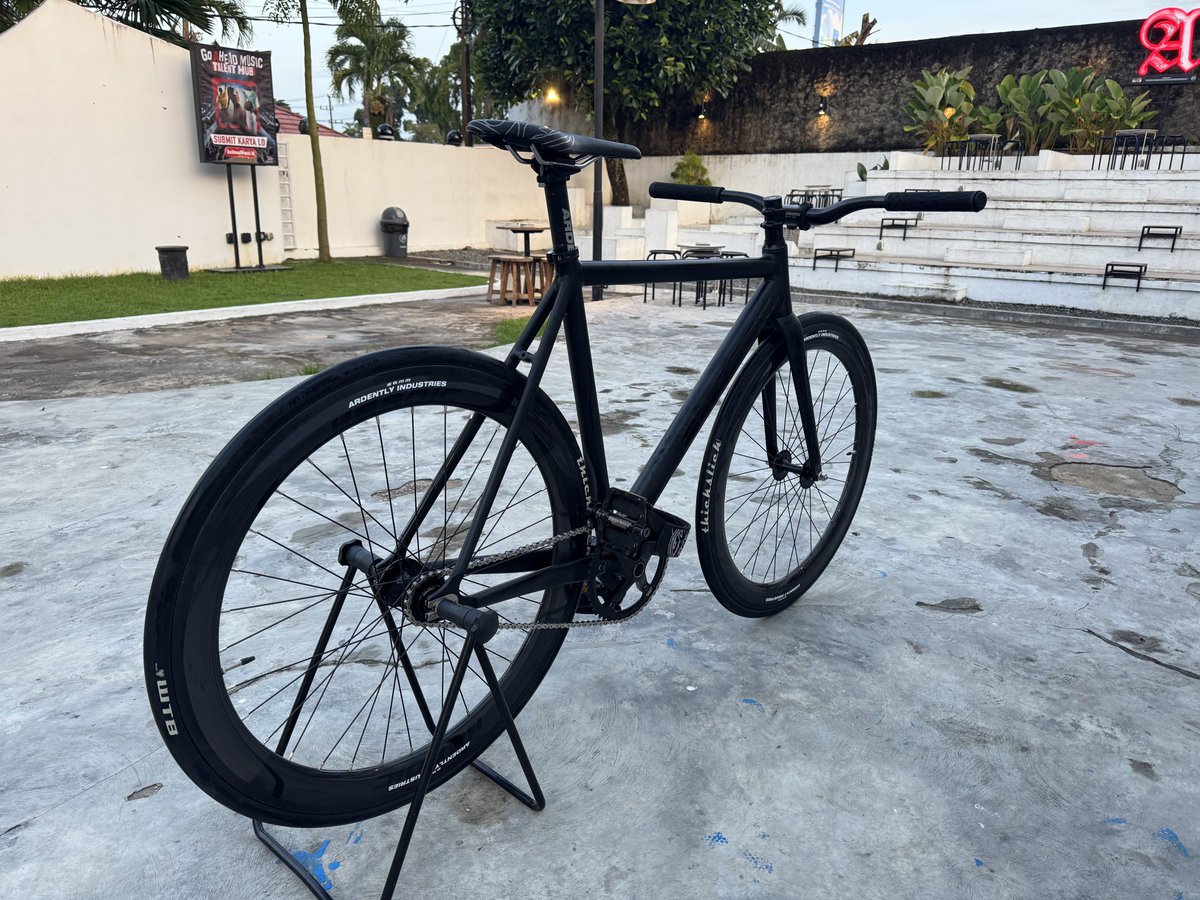 For sale Fullbike SKREAM MAGNUM 24 STEALTH BLACK
WS 58MM
Dijamin muluzzz 100% 
15jt fullbike
Frameset 8jt nego
Ws fullset 5jt nego
#fnfjb