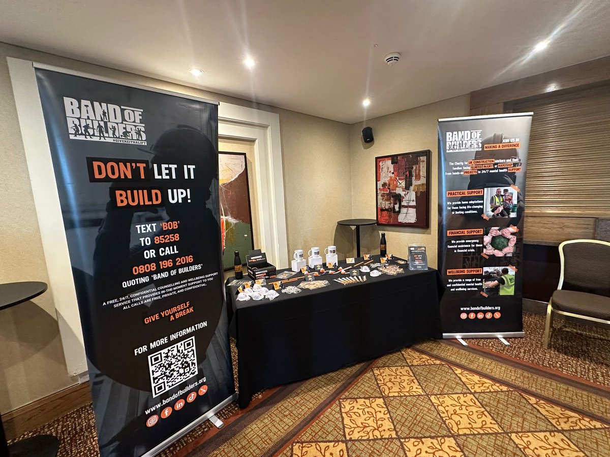 bandofbuilders's tweet photo. ☕ Big Brew at Amey Stand Down Day, Westerwood Hotel (Cumbernauld, Glasgow).
Taking a break, sharing a brew &amp; reminding each other: it’s okay to talk. 

#BigBrew https://t.co/Ia1blSeVlZ