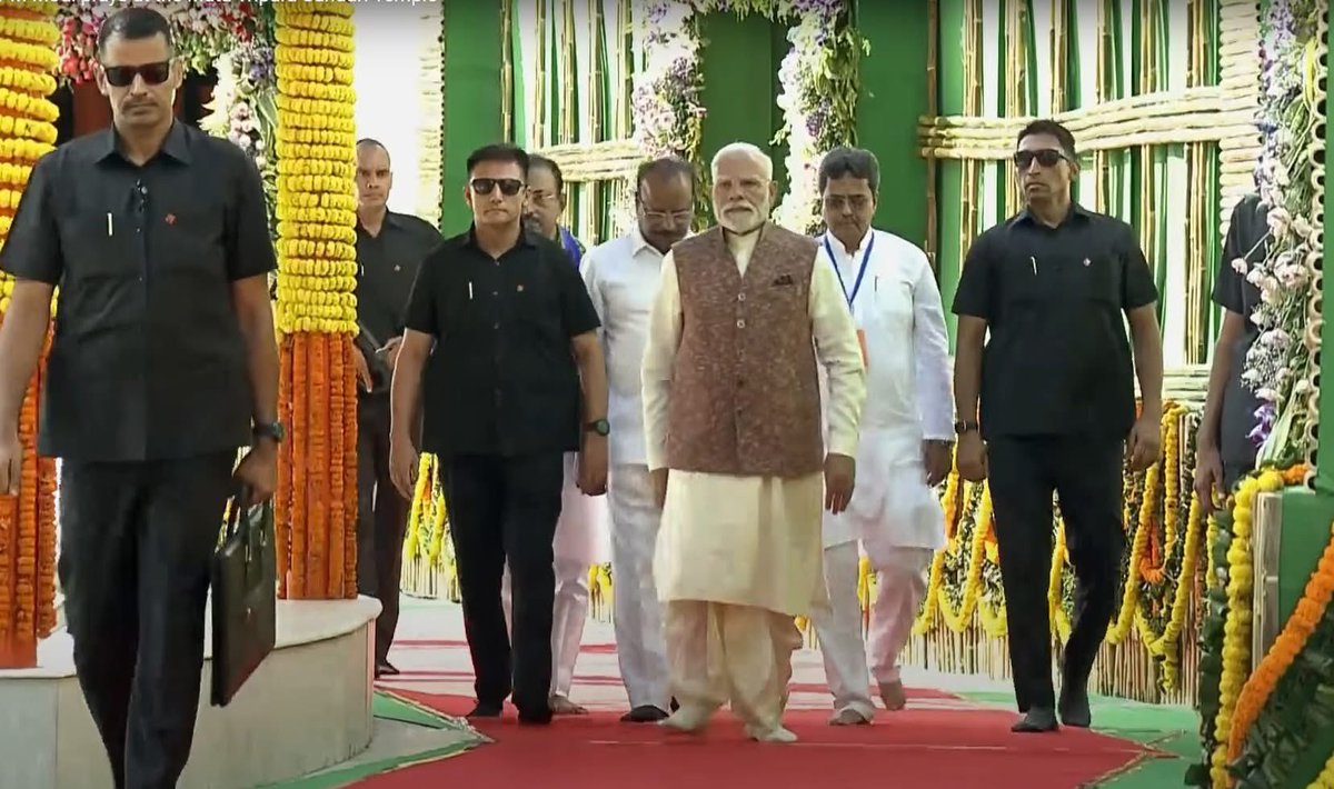 devid_tiprasa's tweet image. মা&apos;য়ের দরবারে দেশের প্রধানসেবক!

#MatabariShaktiPithePMModi